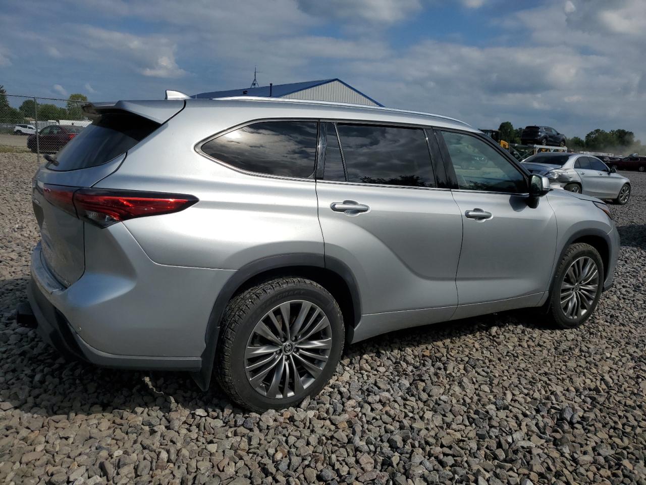 TOYOTA HIGHLANDER PLATINUM