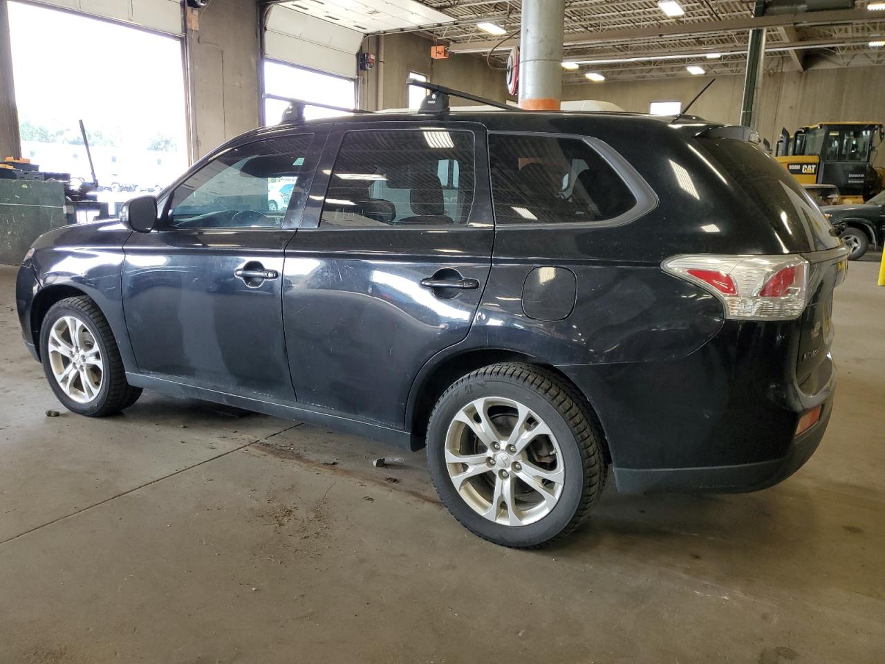 MITSUBISHI OUTLANDER SE