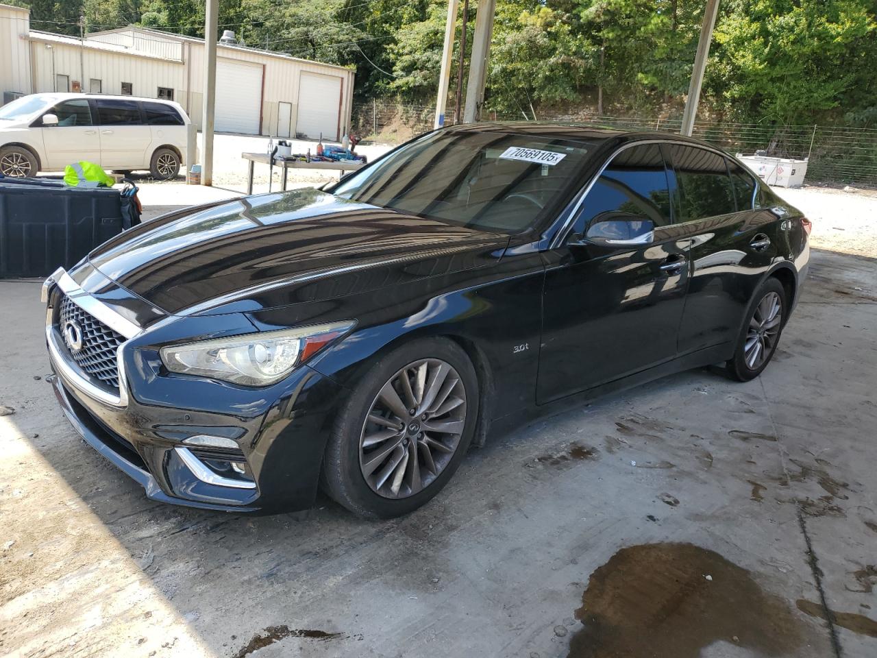 INFINITI Q50 LUXE