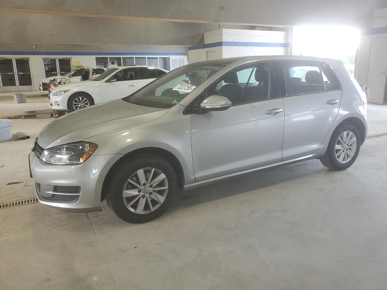 VOLKSWAGEN GOLF
