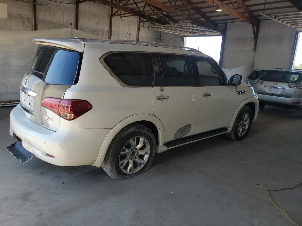 INFINITI QX56