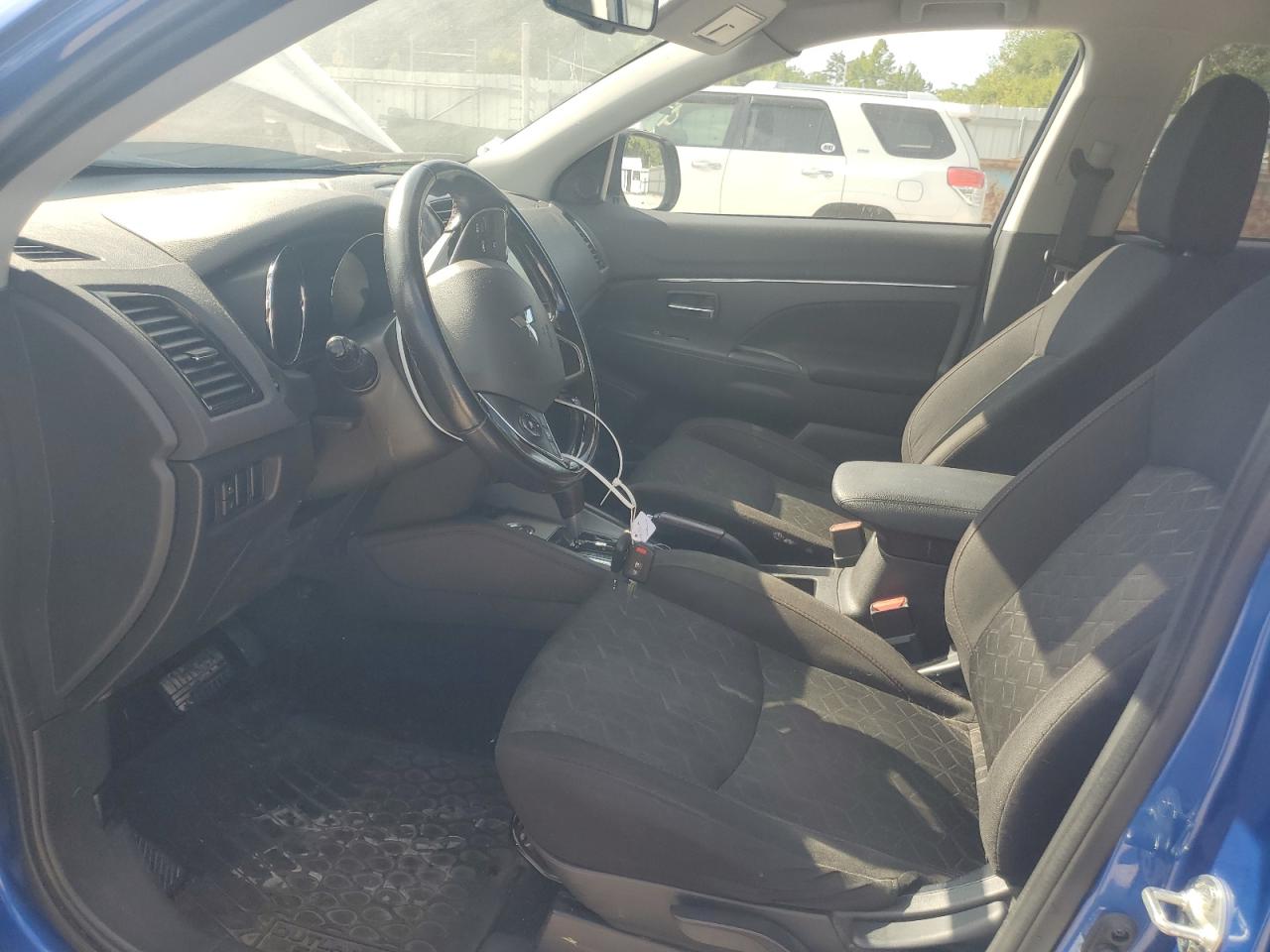 MITSUBISHI OUTLANDER ES