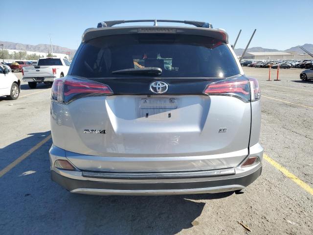 2018 TOYOTA RAV4 SE JTMNFREV9JD122962
