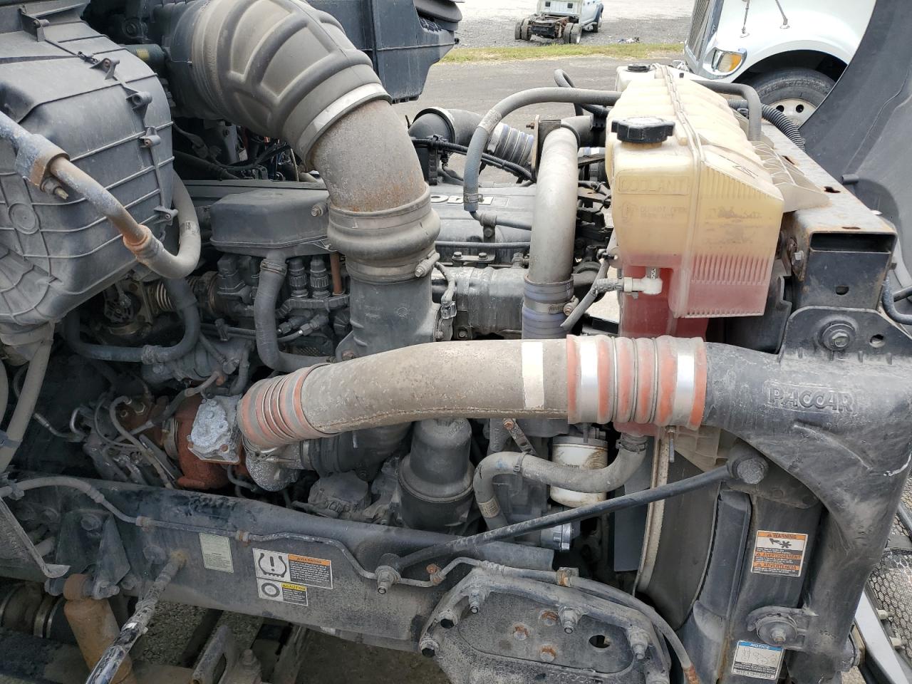 Lot #3223246783 2019 PETERBILT TRACTOR 579