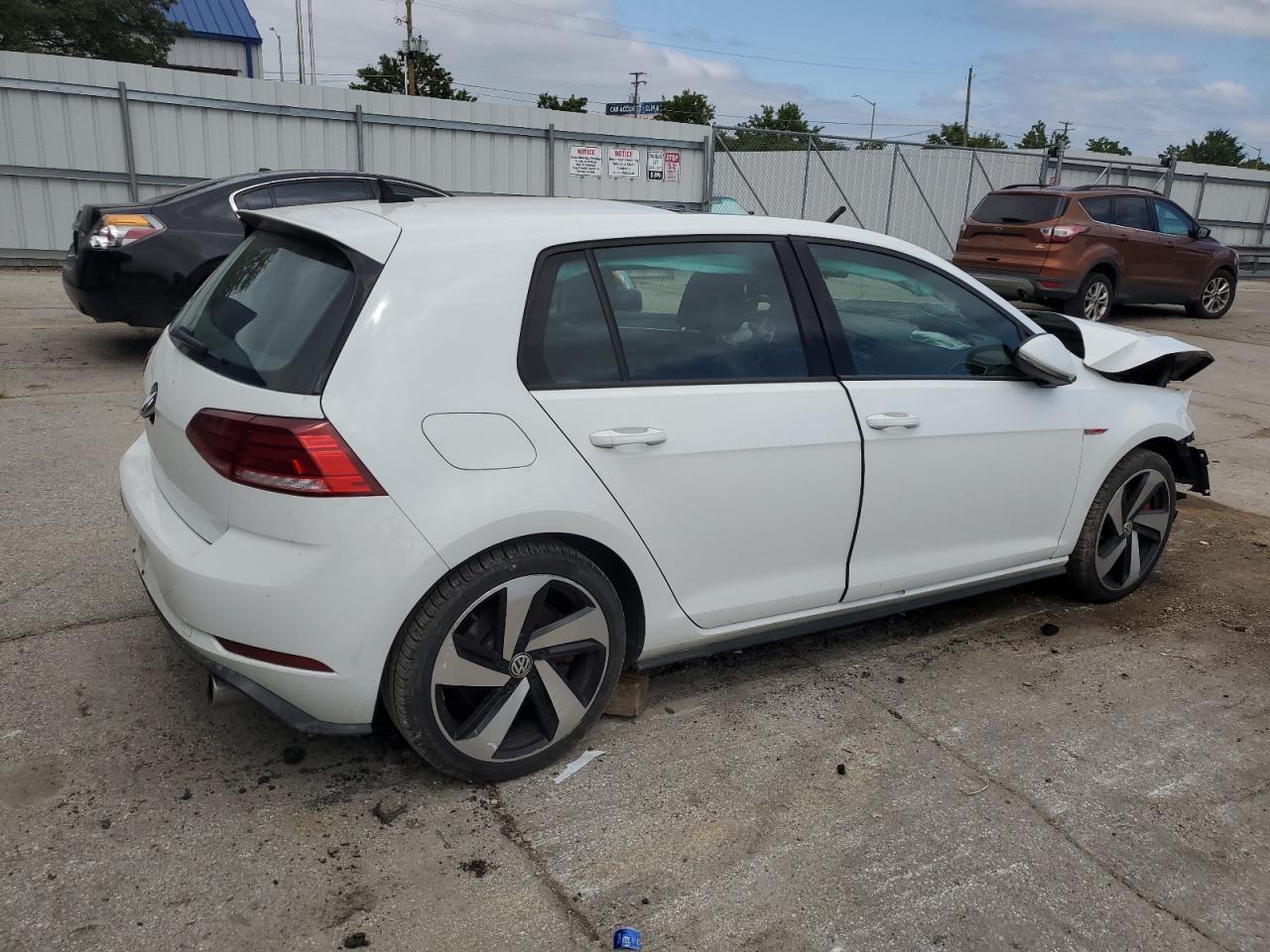 VOLKSWAGEN GOLF GTI S