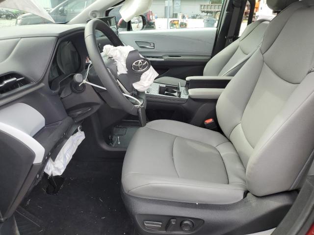 2025 TOYOTA SIENNA XLE 5TDJRKEC8SS259358