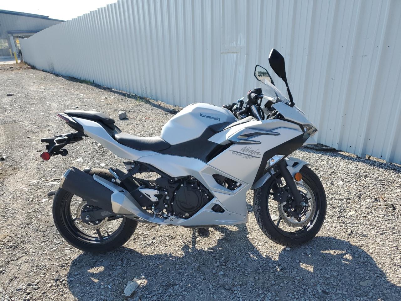 Lot #3257378201 2025 KAWASAKI EX500 H