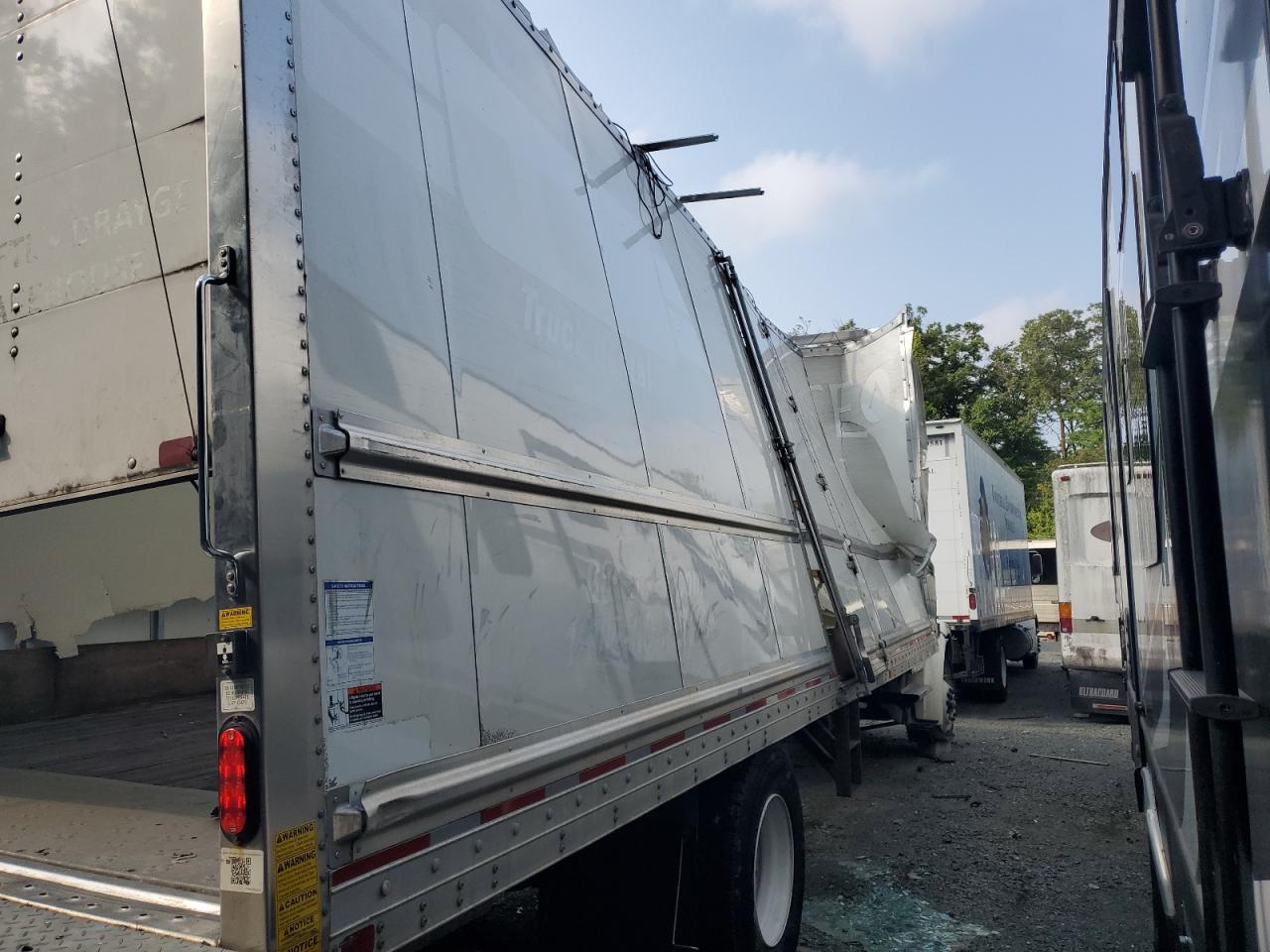 Lot #3301607634 2023 FREIGHTLINER M2 106 MED