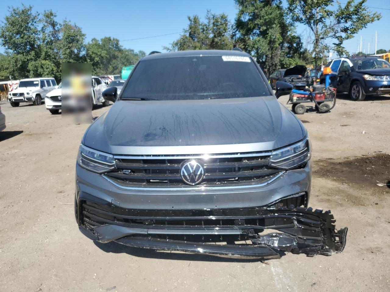 VOLKSWAGEN TIGUAN SE R-LINE BLACK
