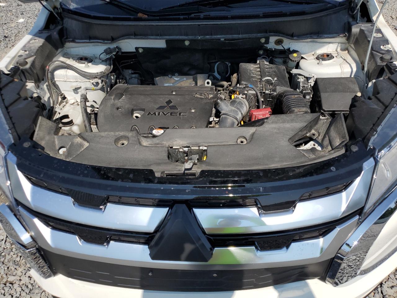 MITSUBISHI OUTLANDER ES