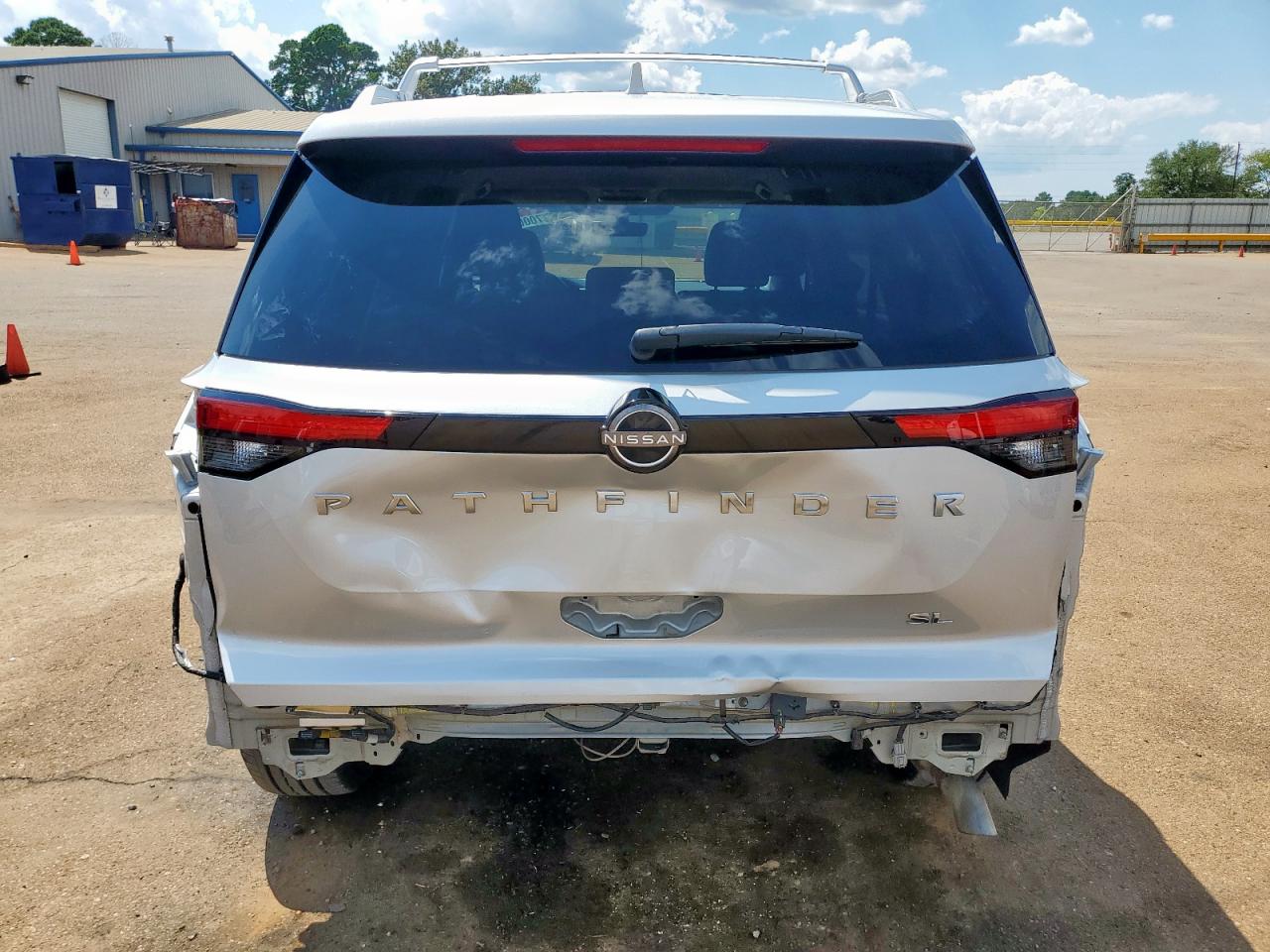 NISSAN PATHFINDER SL