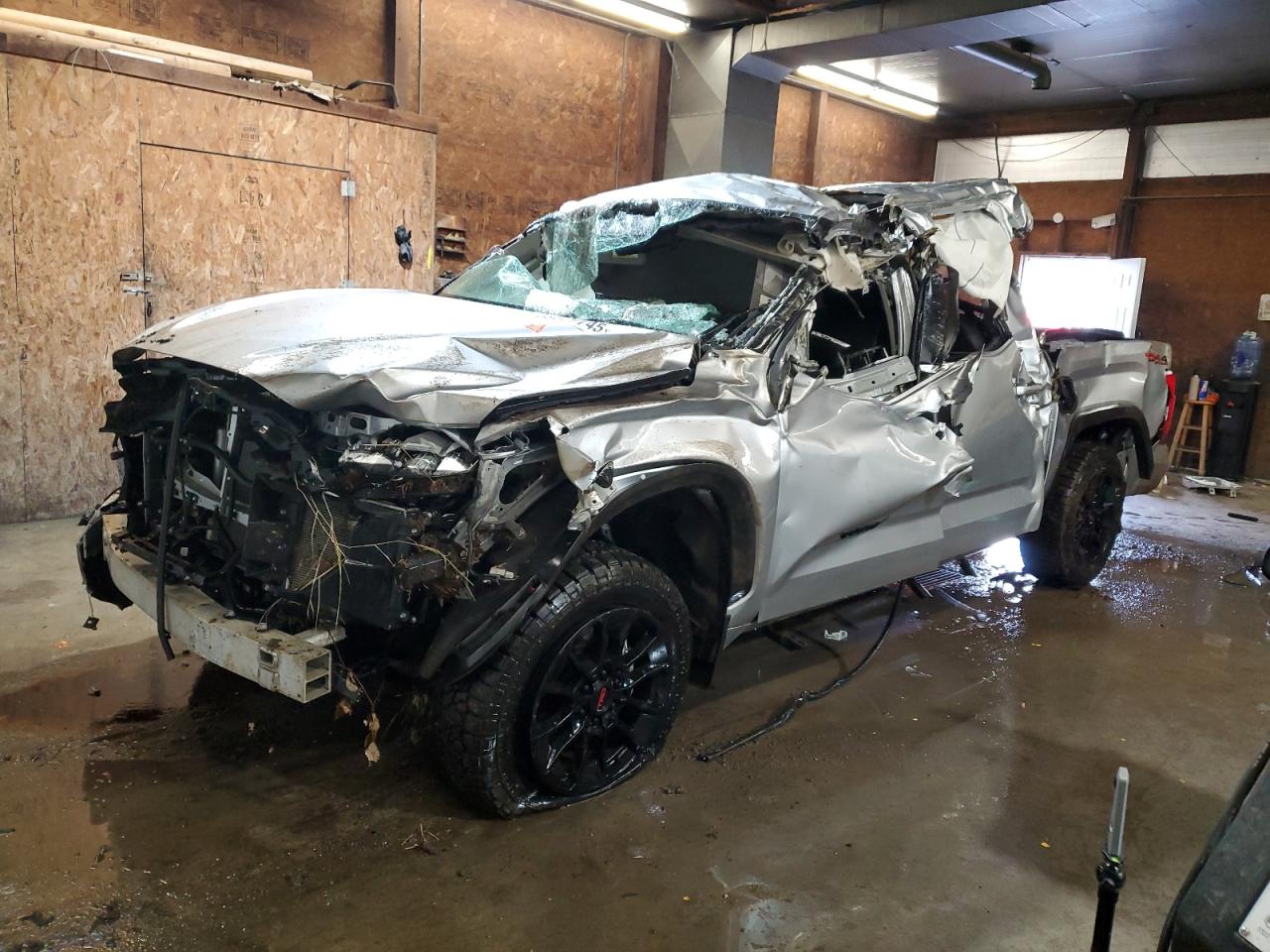 TOYOTA TUNDRA CREWMAX SR