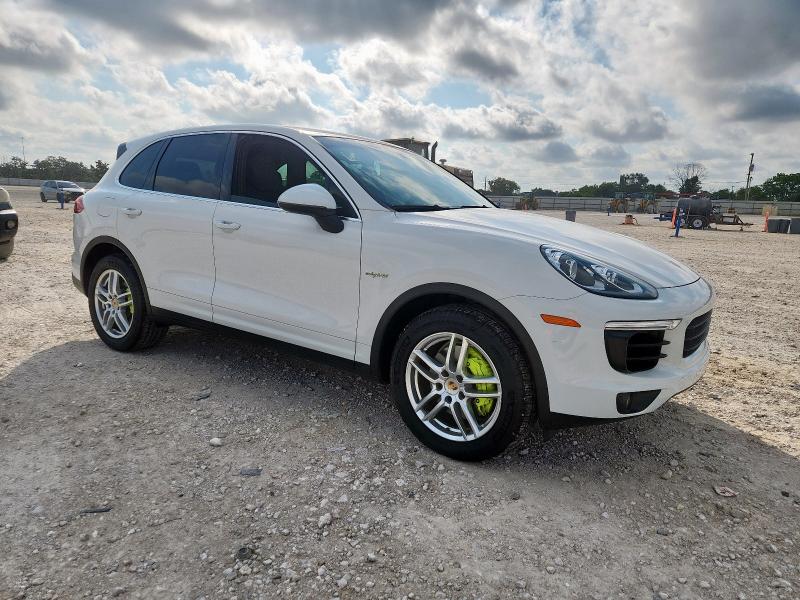 2016 PORSCHE CAYENNE SE WP1AE2A24GLA64521