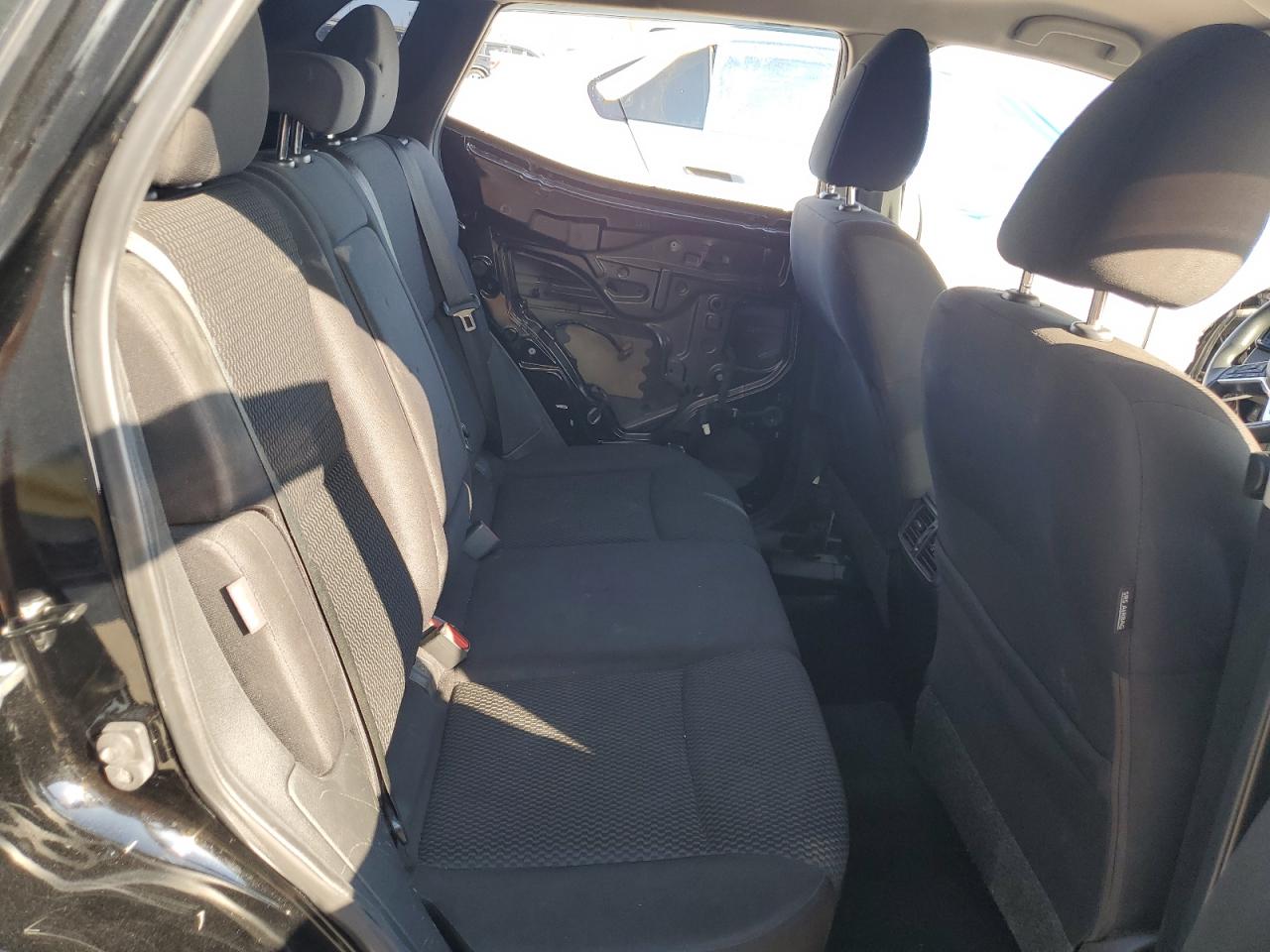 NISSAN ROGUE SPORT S