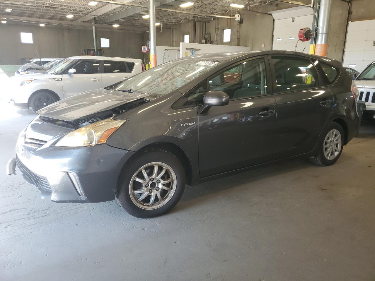 TOYOTA PRIUS V