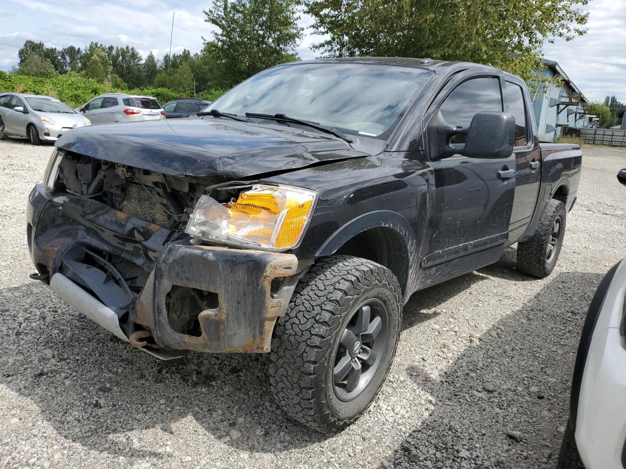 NISSAN TITAN S