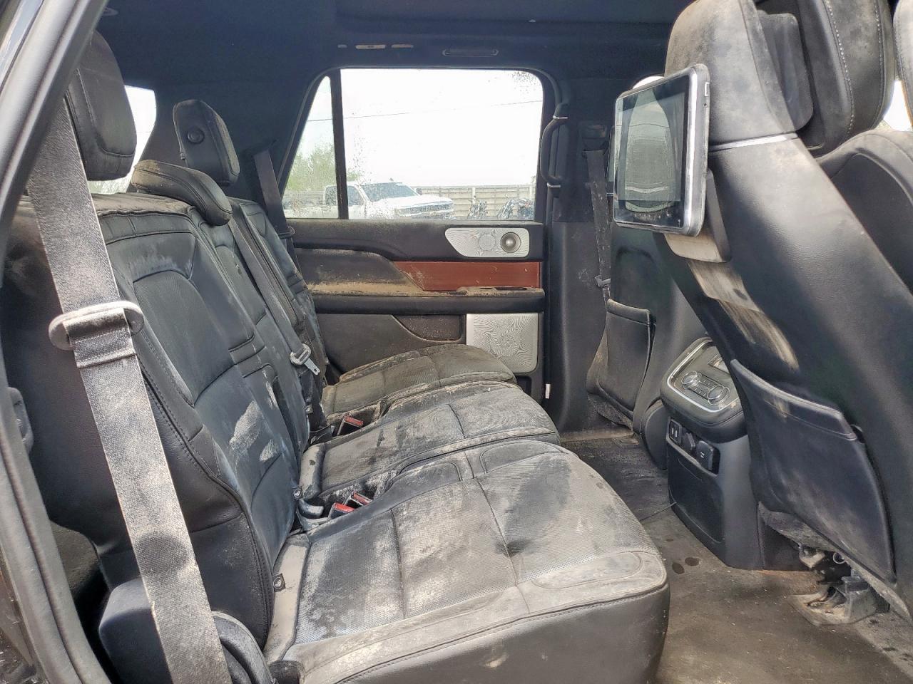 LINCOLN NAVIGATOR RESERVE