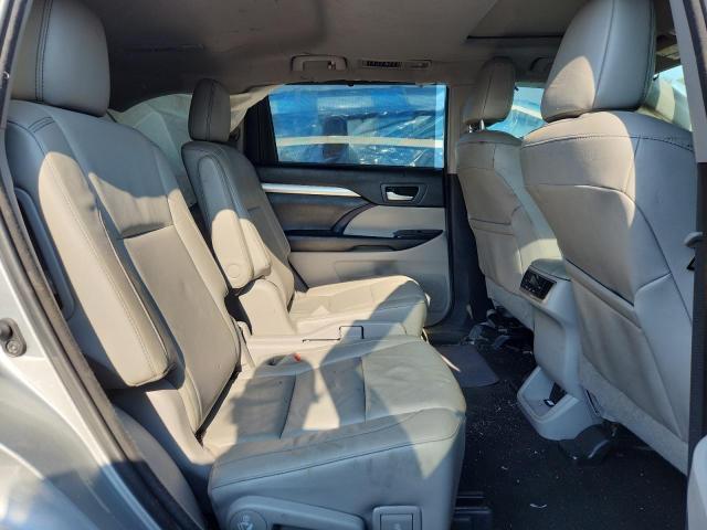 2017 TOYOTA HIGHLANDER SE 5TDJZRFH5HS464907