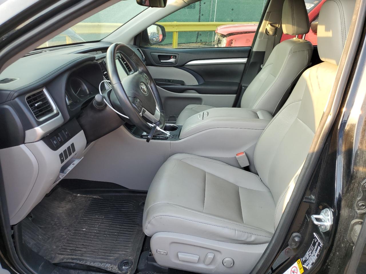 TOYOTA HIGHLANDER SE