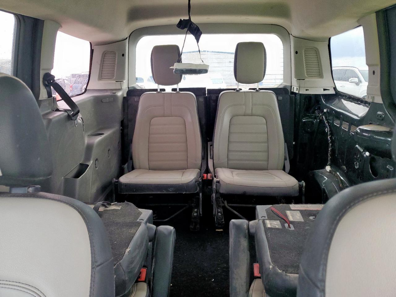FORD TRANSIT CONNECT TITANIUM