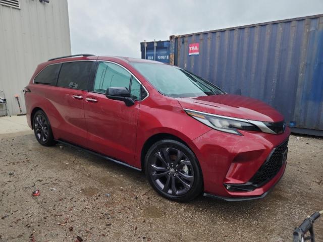 2022 TOYOTA SIENNA XSE 5TDDRKEC5NS078946