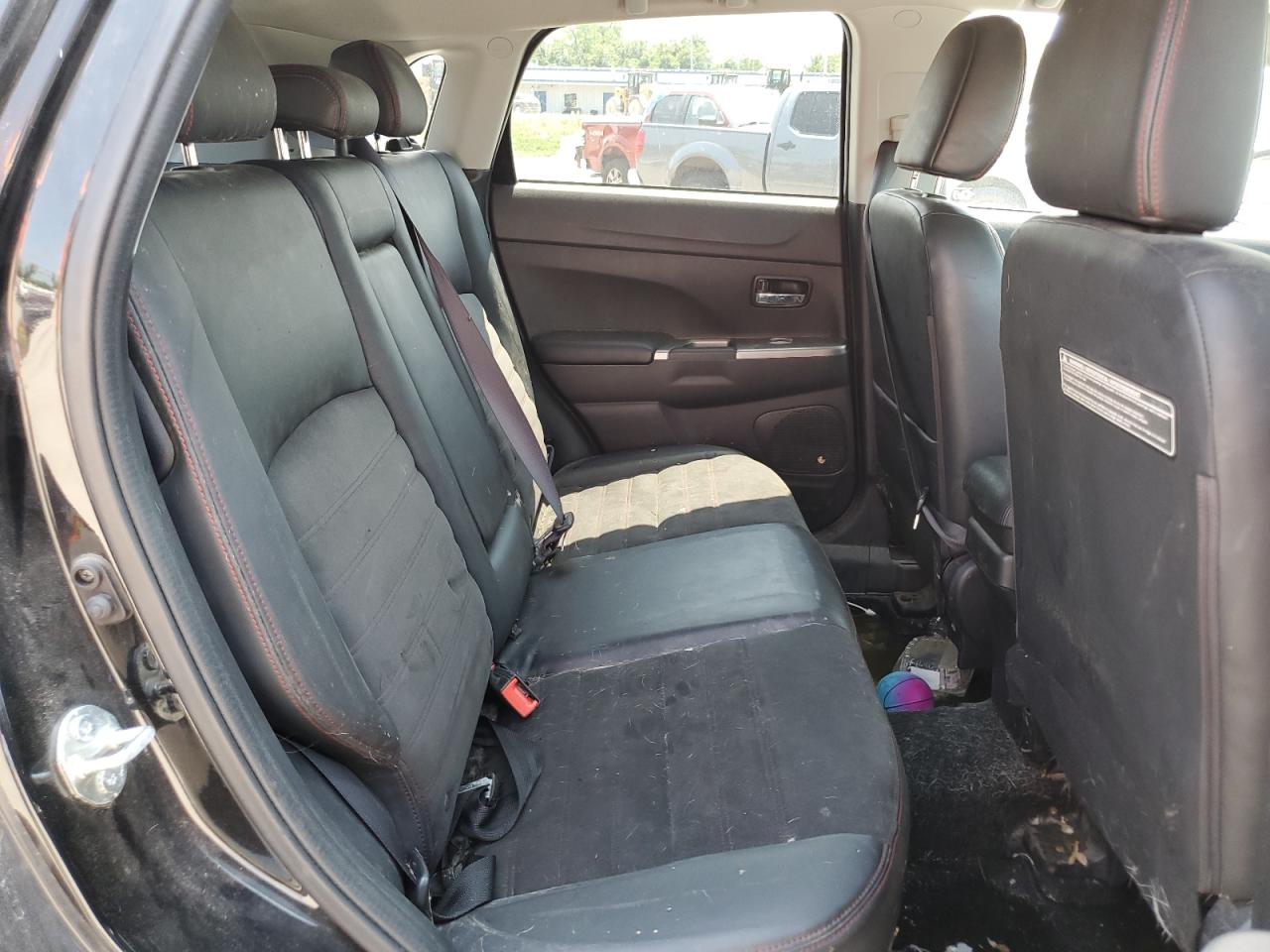 MITSUBISHI OUTLANDER ES