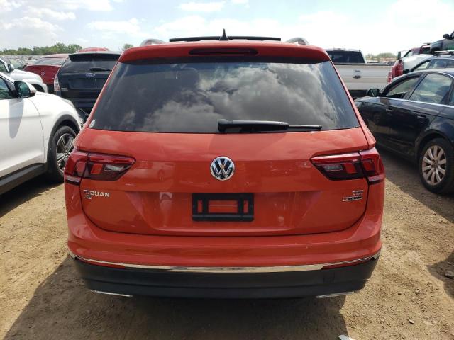 2018 VOLKSWAGEN TIGUAN SE 3VV2B7AX7JM070053