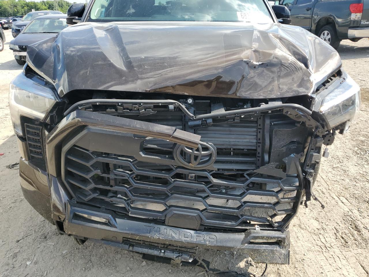 TOYOTA TUNDRA CREWMAX LIMITED