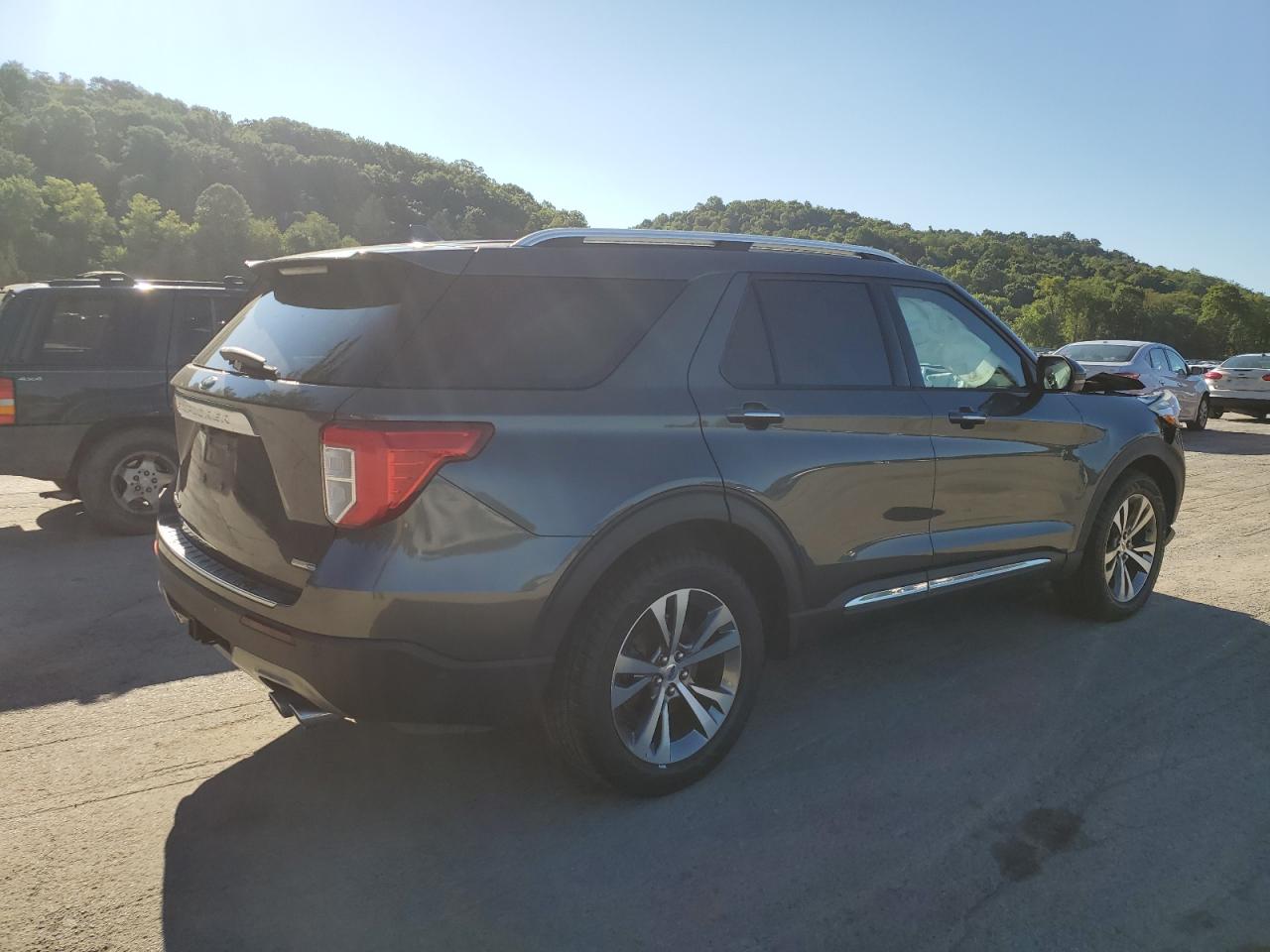 FORD EXPLORER PLATINUM
