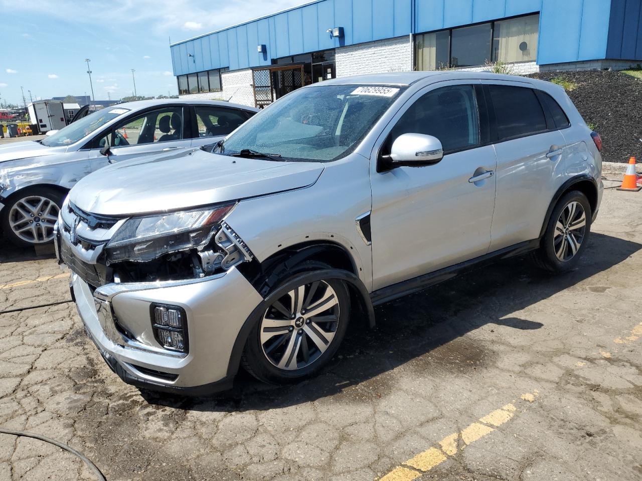 MITSUBISHI OUTLANDER SE