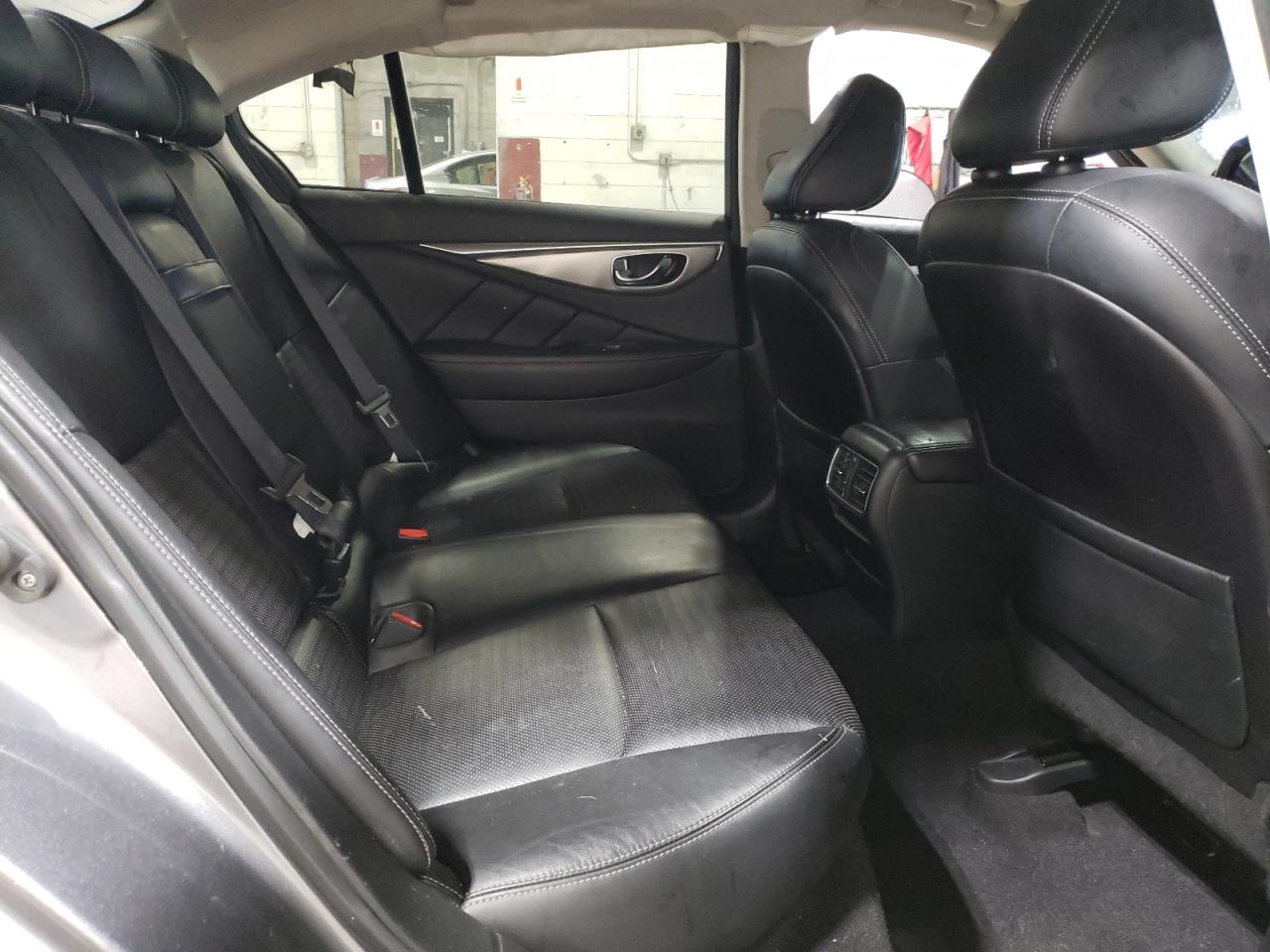 INFINITI Q50 RED SPORT 400