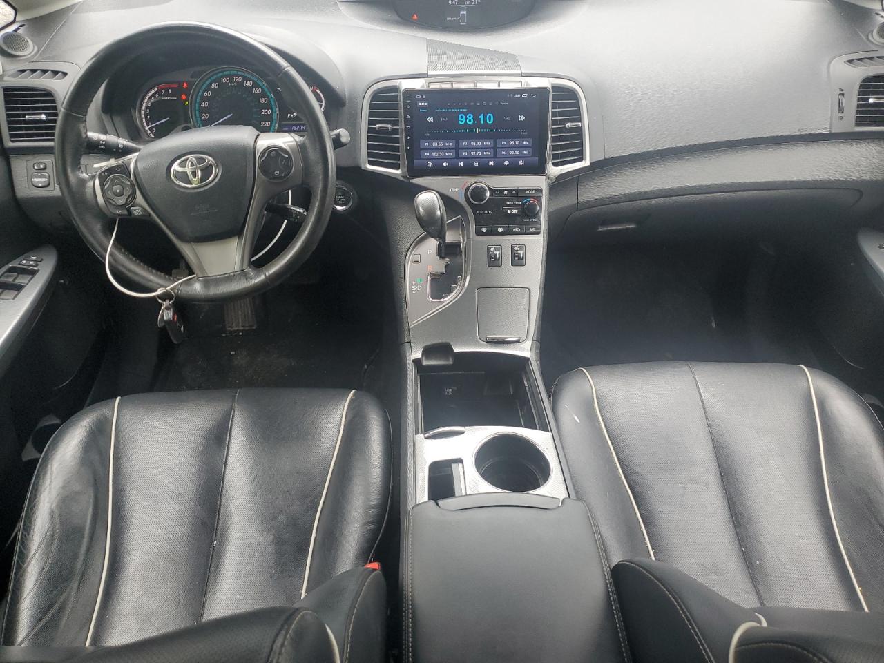 TOYOTA VENZA LE