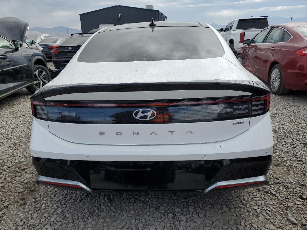 HYUNDAI SONATA HYBRID