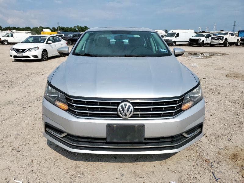 2017 VOLKSWAGEN PASSAT SE 1VWBT7A33HC000874