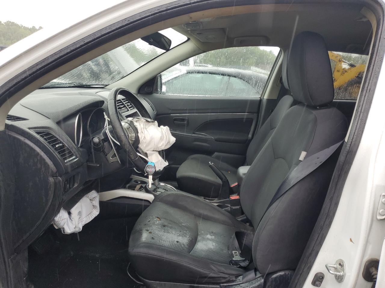 MITSUBISHI OUTLANDER ES