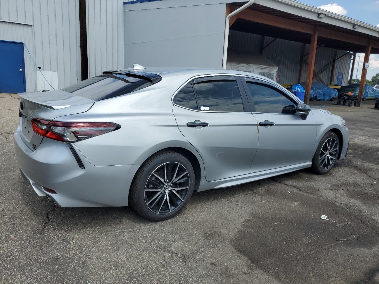 TOYOTA CAMRY SE NIGHT SHADE