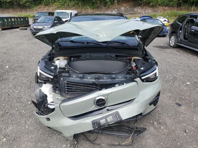 2023 VOLVO XC40 RECHA YV4ED3UM5P2038649