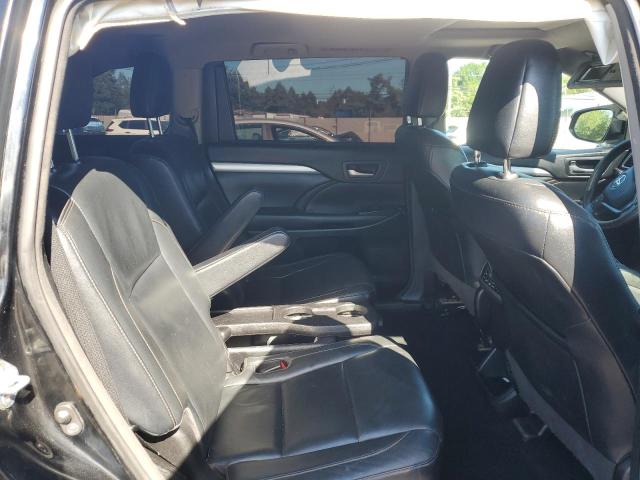 2018 TOYOTA HIGHLANDER SE 5TDJZRFH3JS816825