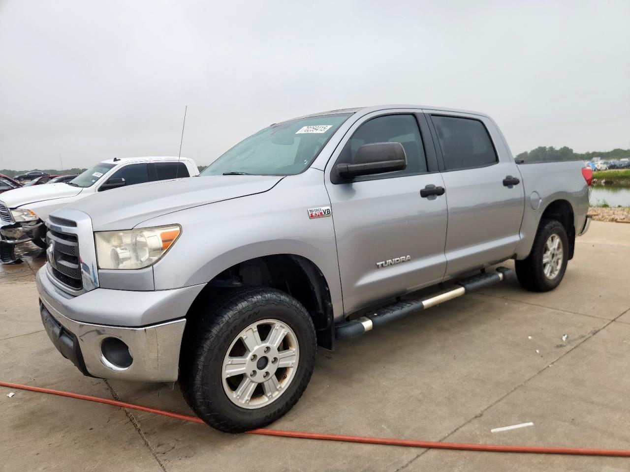 TOYOTA TUNDRA CREWMAX SR5