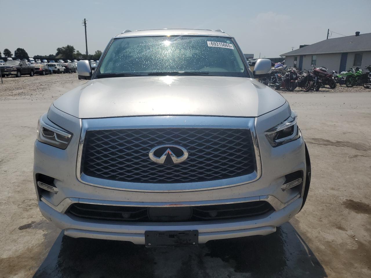 INFINITI QX80 LUXE