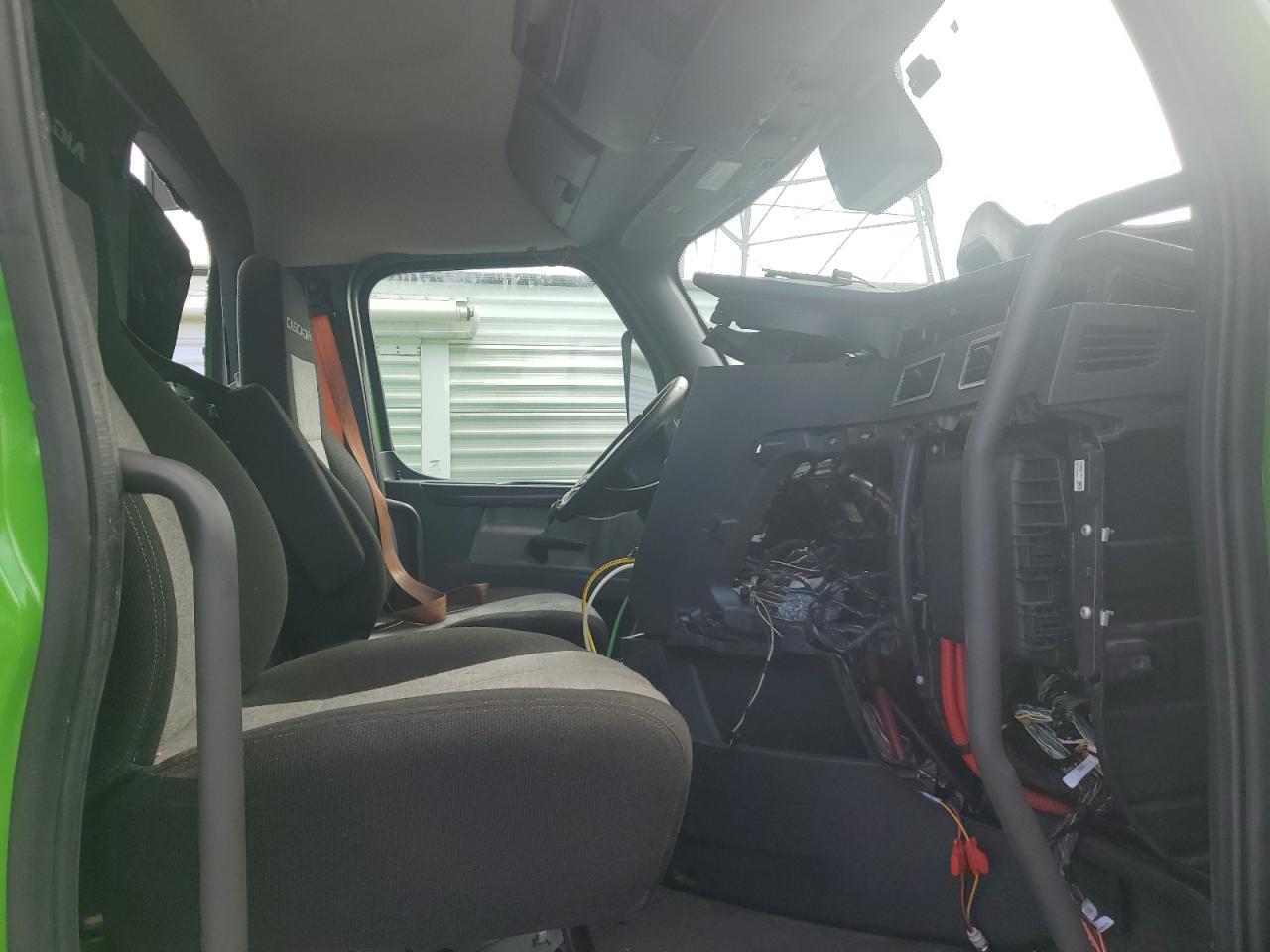 Lot #3235772878 2022 FREIGHTLINER CASCADIA 1