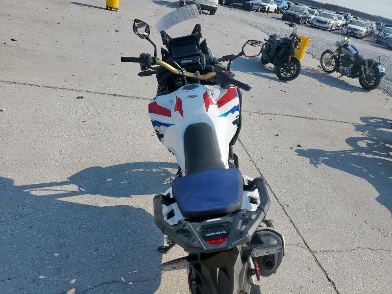 2025 HONDA CRF1100 A4 JH2SD15B2SK100032