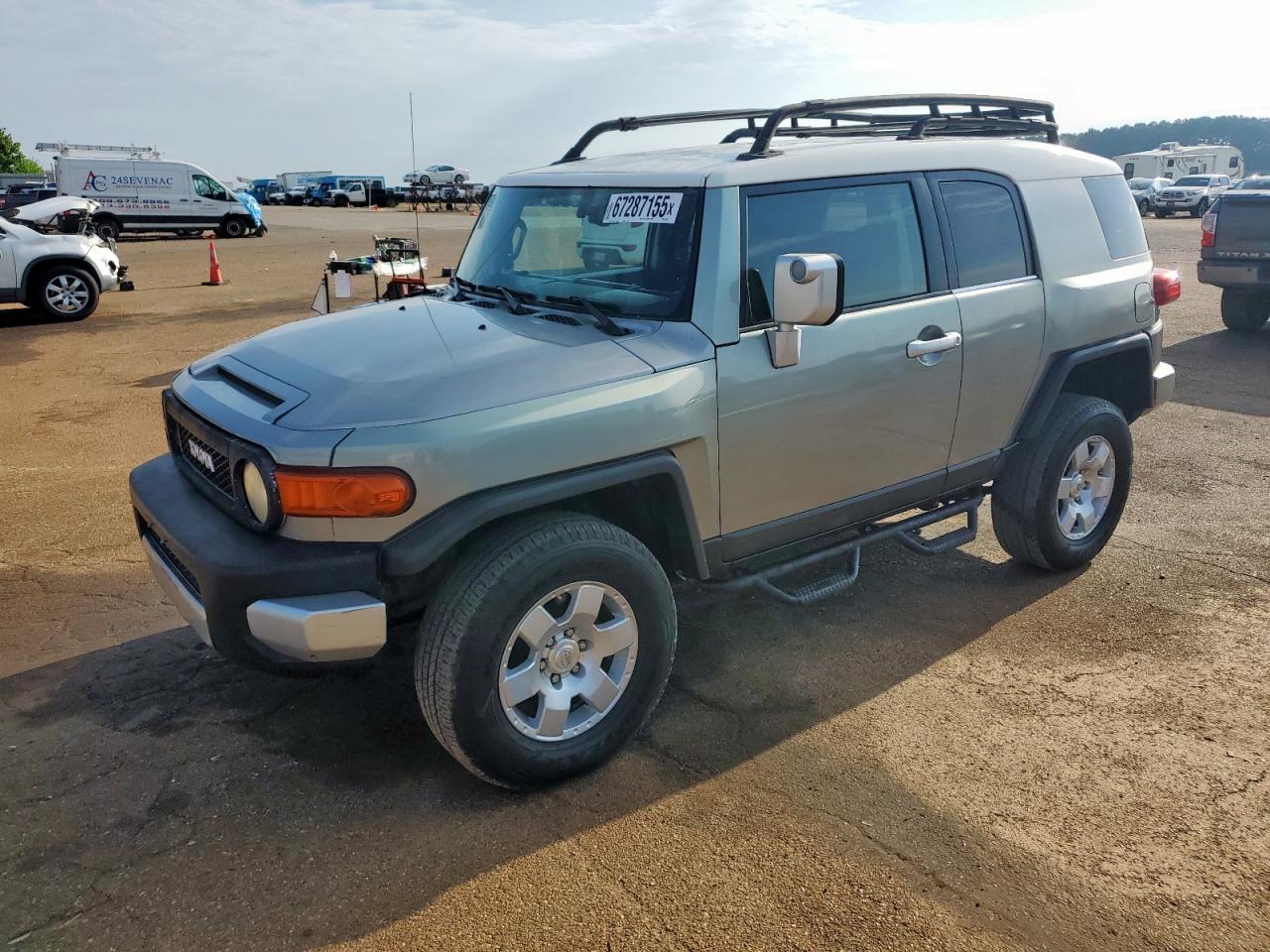 TOYOTA FJ CRUISER
