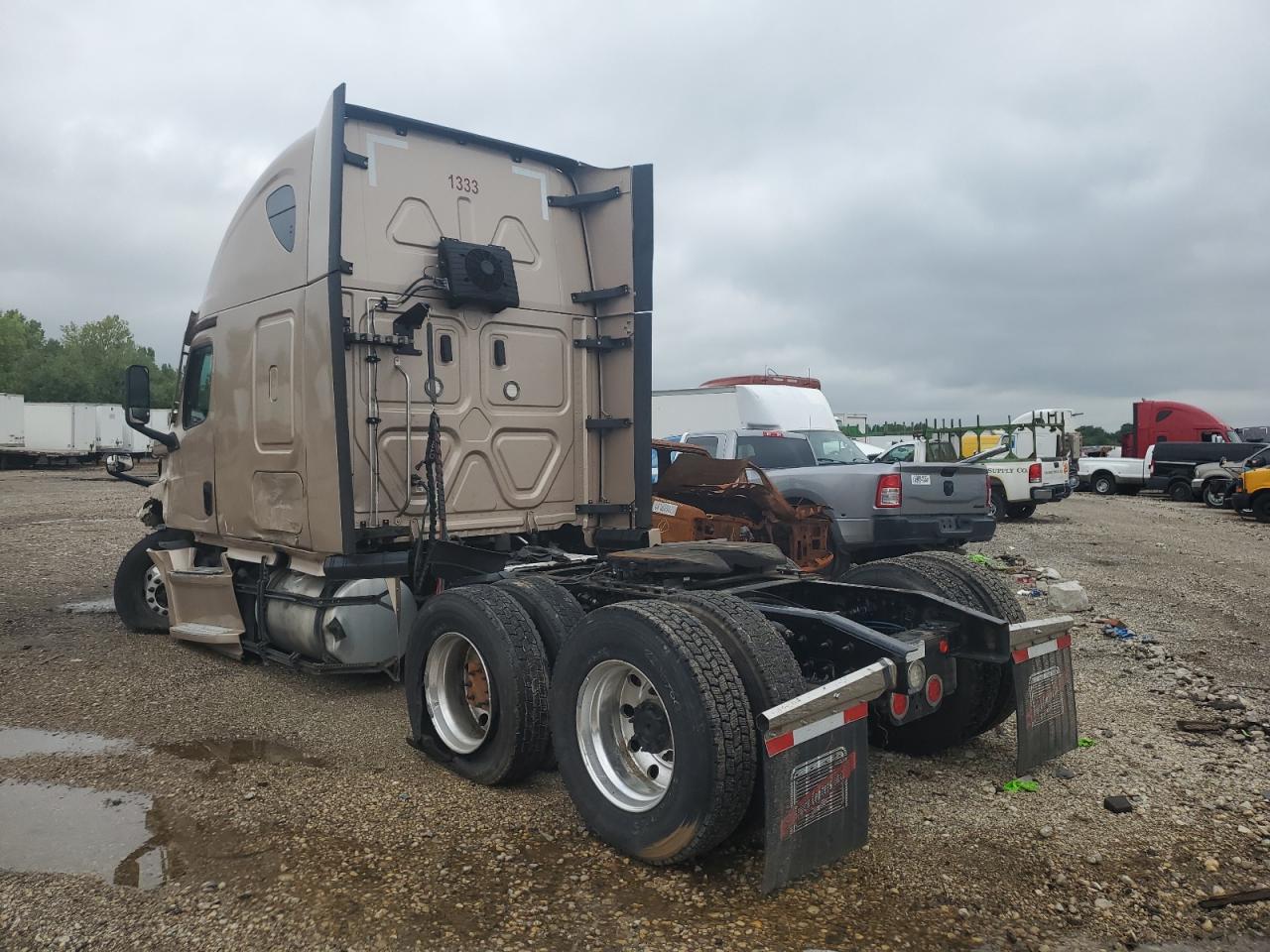 Lot #3298191037 2021 FREIGHTLINER CASCADIA 1