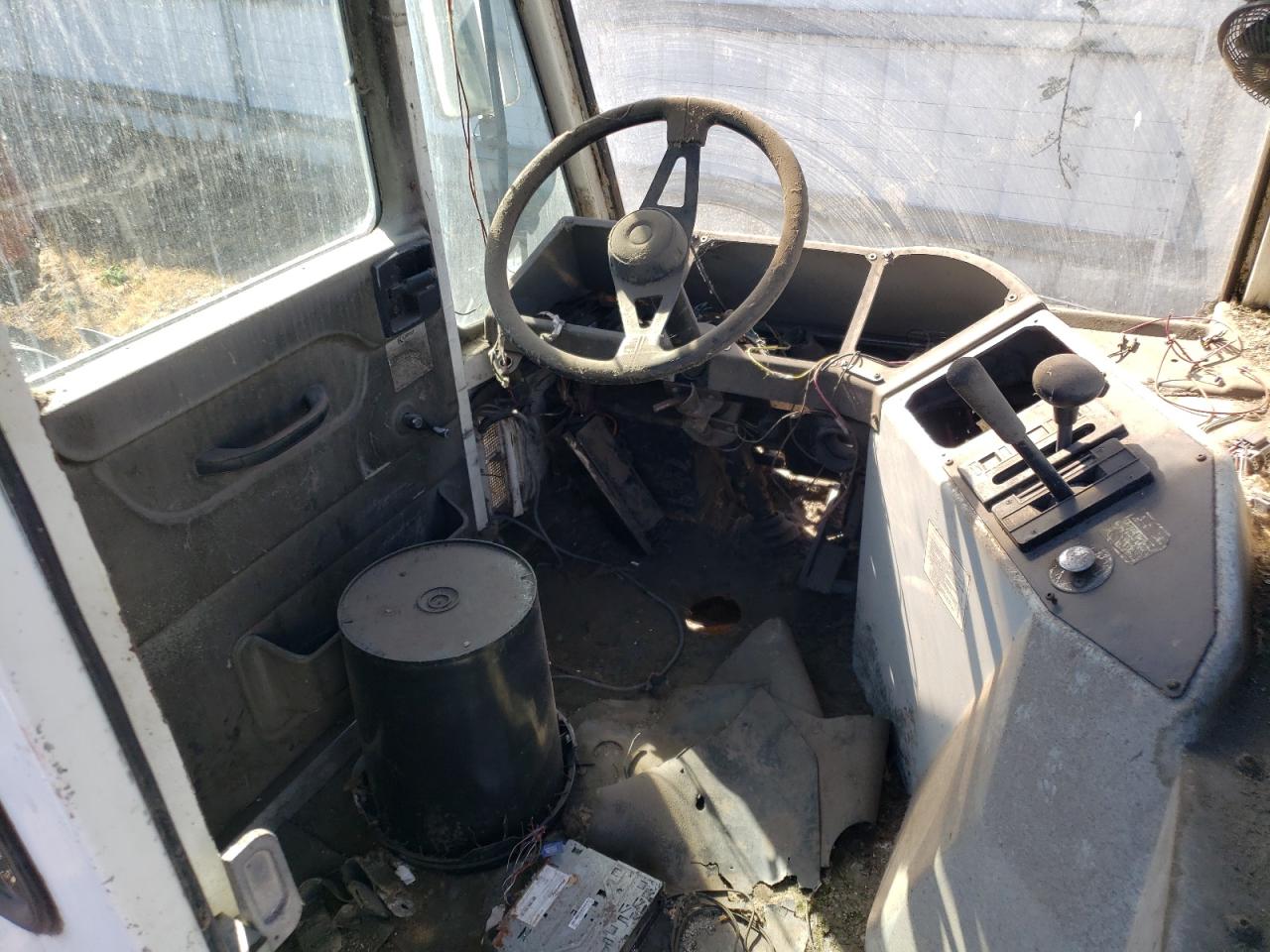 Lot #3316128225 2009 KLHY OTTAWA 4X2