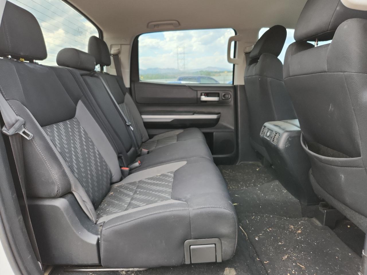 TOYOTA TUNDRA CREWMAX SR5