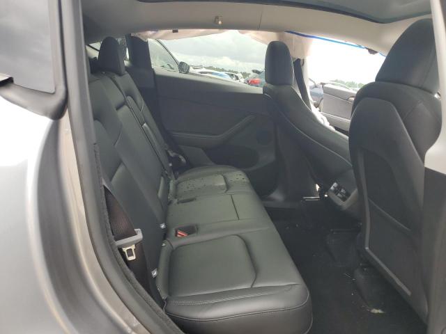 2025 TESLA MODEL Y 7SAYGDEE8SA355884