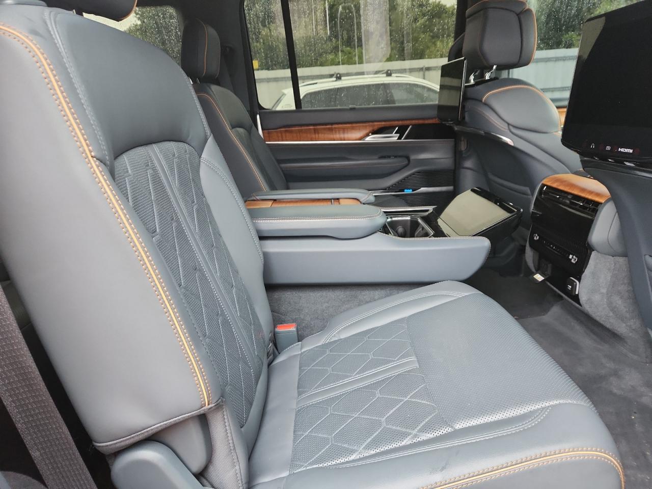 JEEP GRAND WAGONEER SERIES III