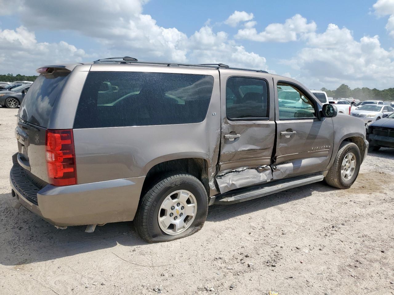 CHEVROLET SUBURBAN C1500 LT
