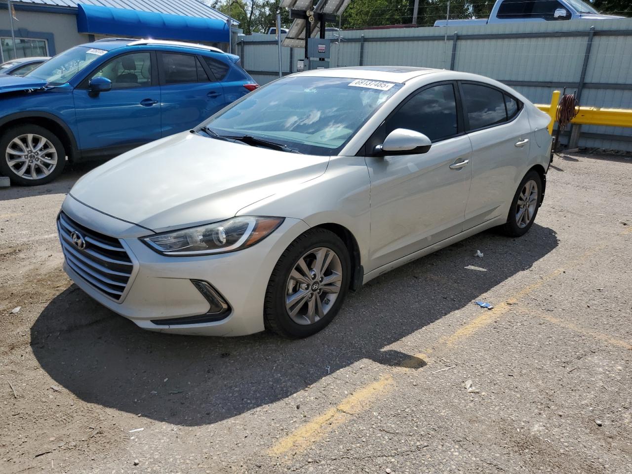 HYUNDAI ELANTRA SE